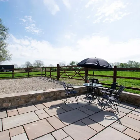 1 Bed In Stapleton 75147 * Newton Morrell